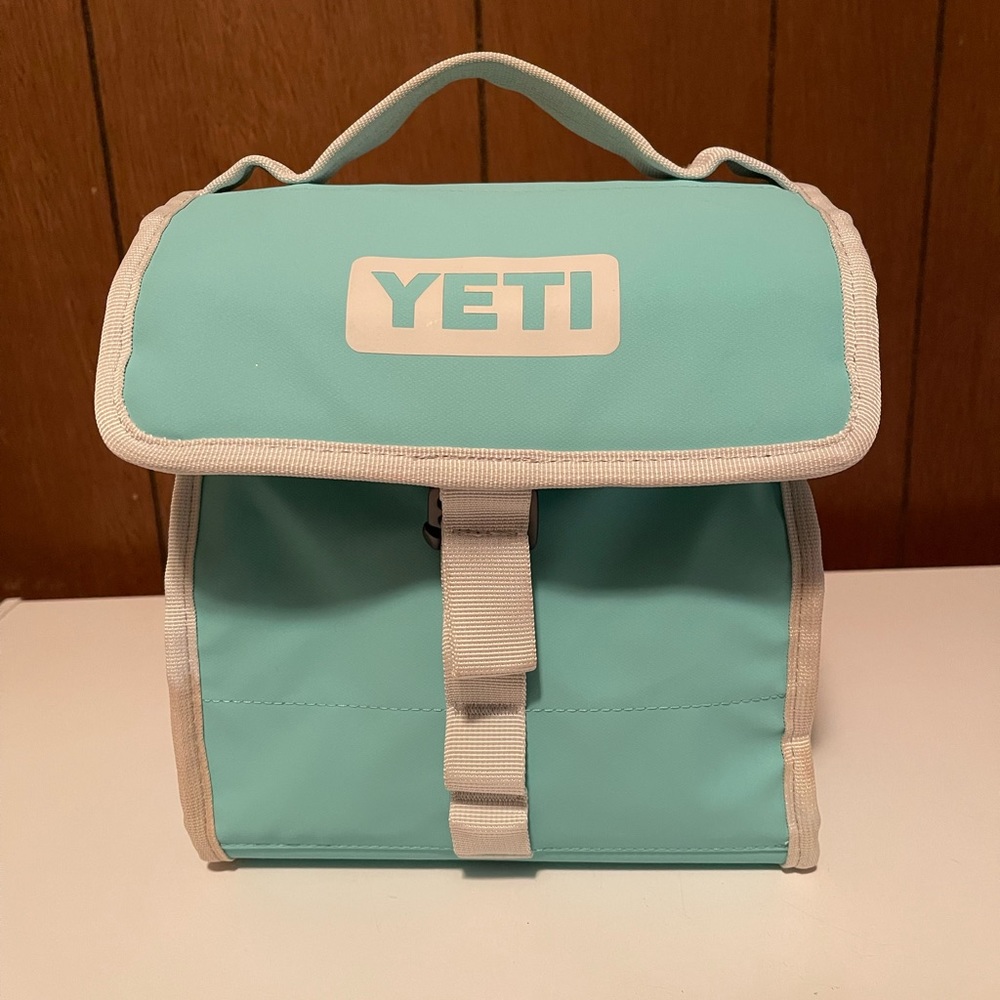 Aqua Blue Yeti Daytrip Lunch Bag